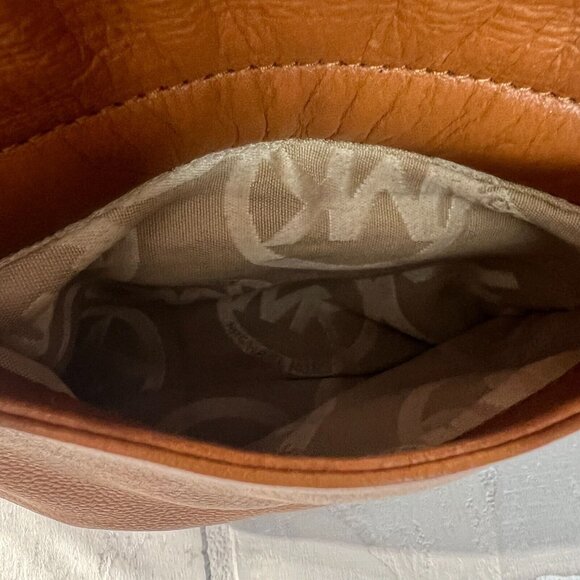 Michael Kors Leather Hobo Handbag Shoulder Bag Gold Plated Hardware Fulton Brown - Picture 16 of 16